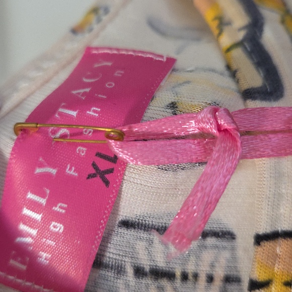 Nwt Butterfly Print Spaghetti Strap Top - Picture 3 of 4